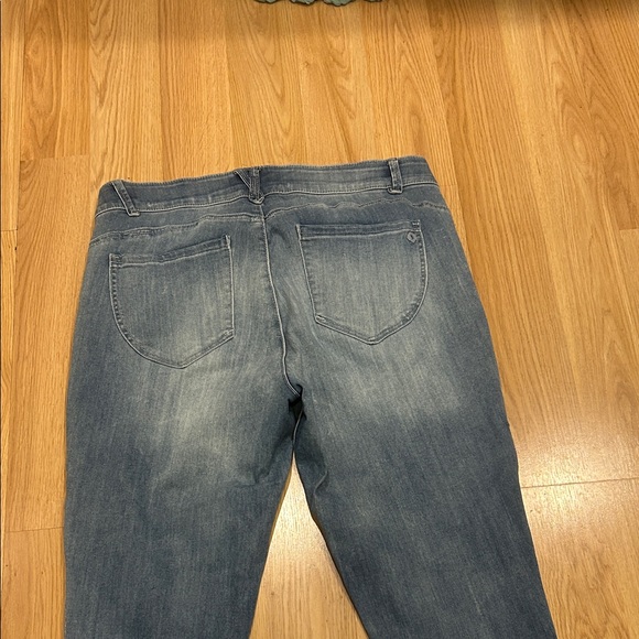 Democracy Ab Technology Women's Distress Jeans Size 16W - Picture 6 of 14